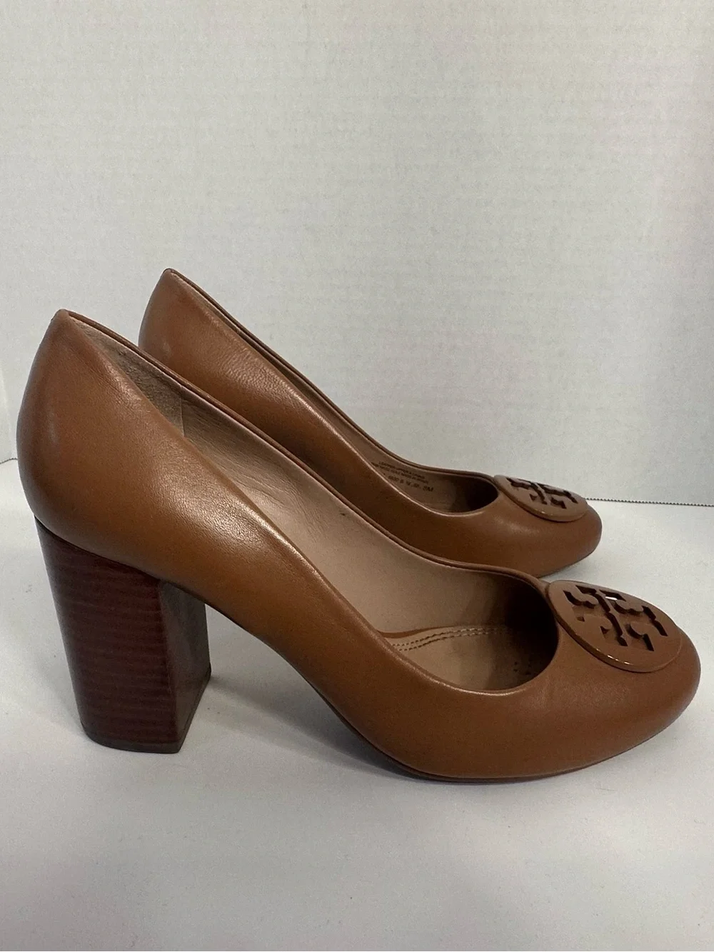 Tory Burch Tan Leather Logo Round-Toe Heels